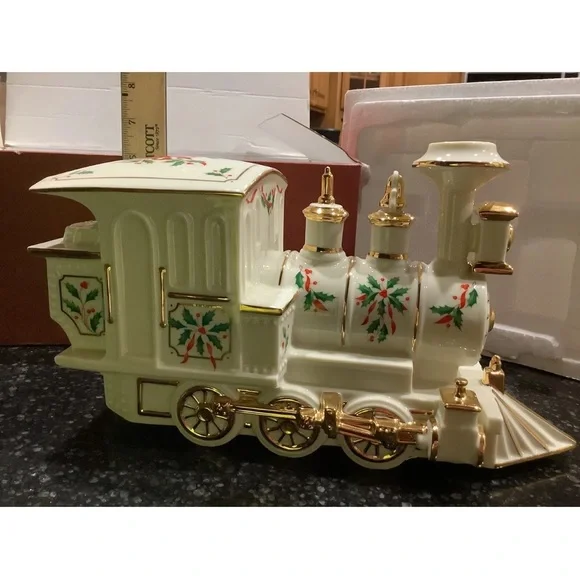 Lenox Christmas Holiday Junction Train Locomotive Engine